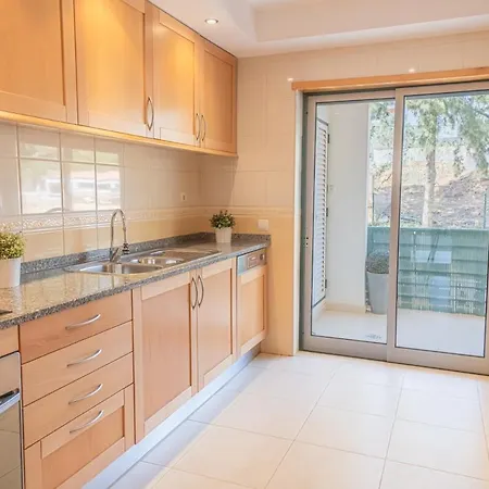 Spring I1 By The Pool Apartment