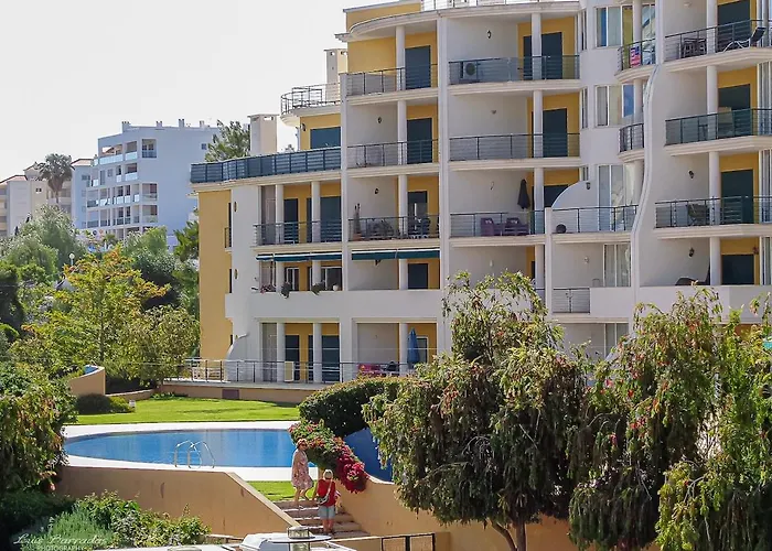 Spring I1 By The Pool Apartment